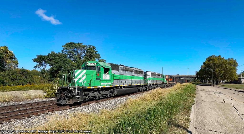 WE 6988 is now on the CSX.